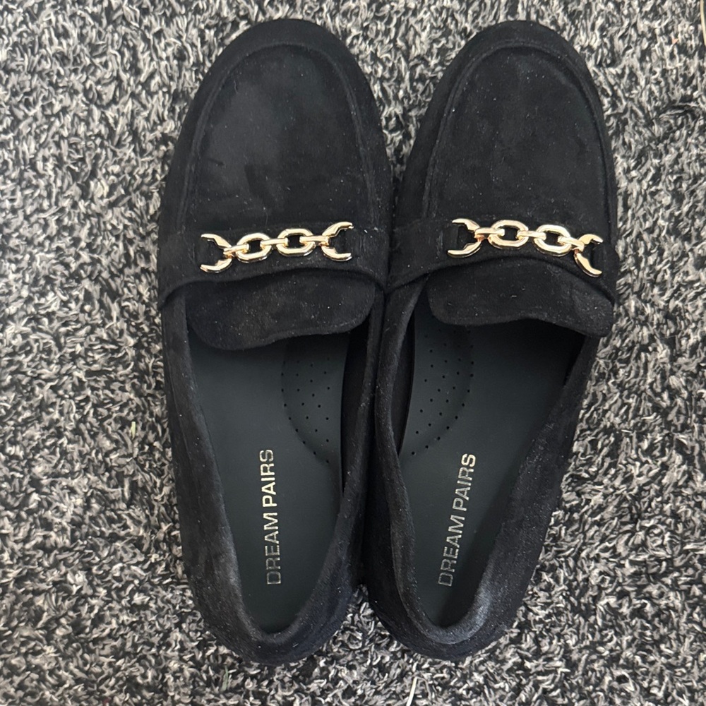 Dream Pairs Black Flats with Gold Accent
